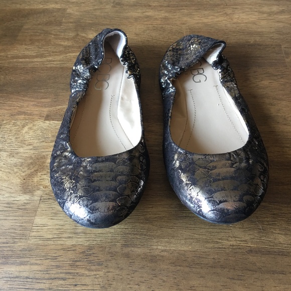 BCBG Shoes - BCBG Ballet flats metallic reptile 9 GUC